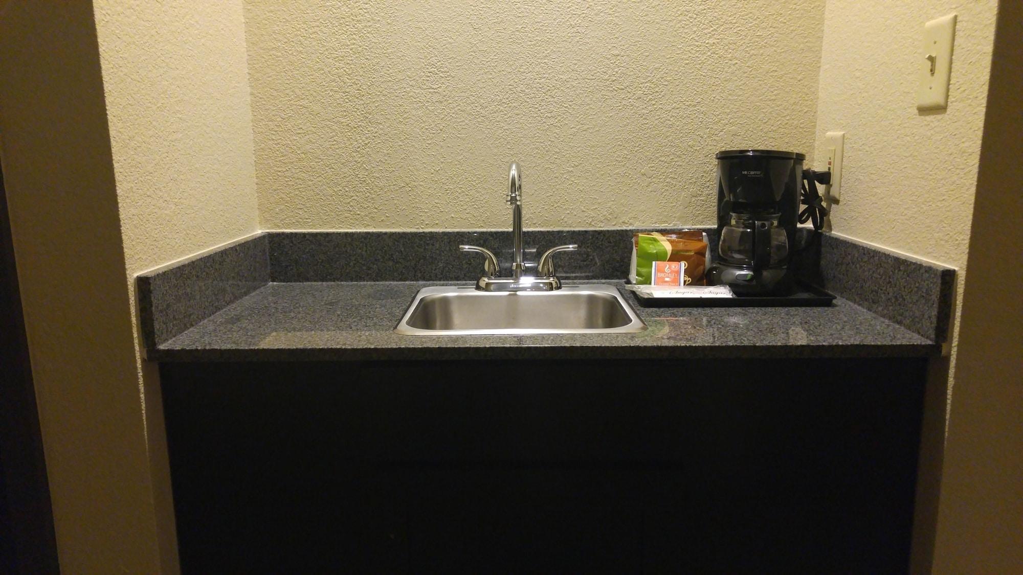 Super 8 By Wyndham Copley Akron מראה חיצוני תמונה