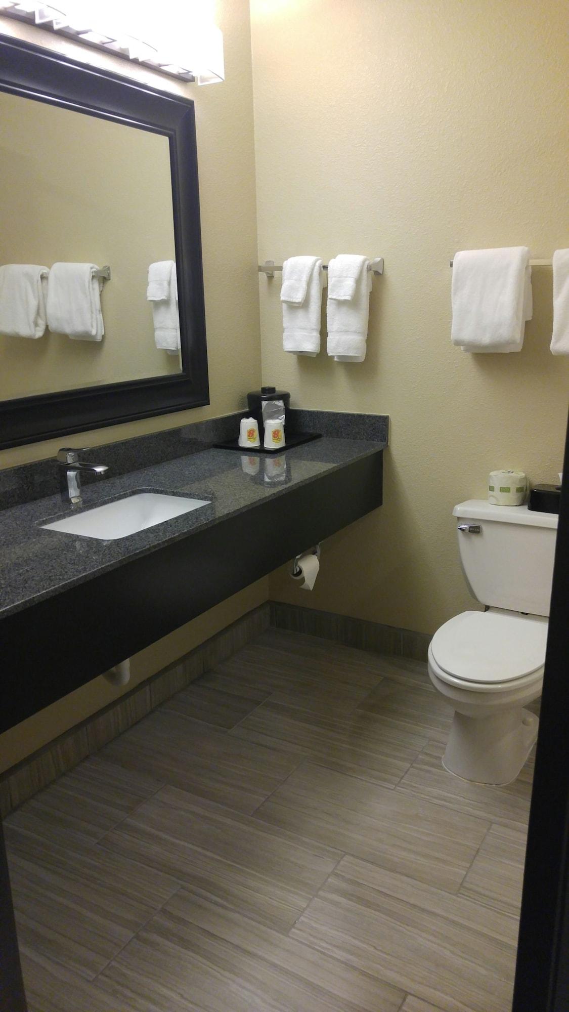 Super 8 By Wyndham Copley Akron מראה חיצוני תמונה
