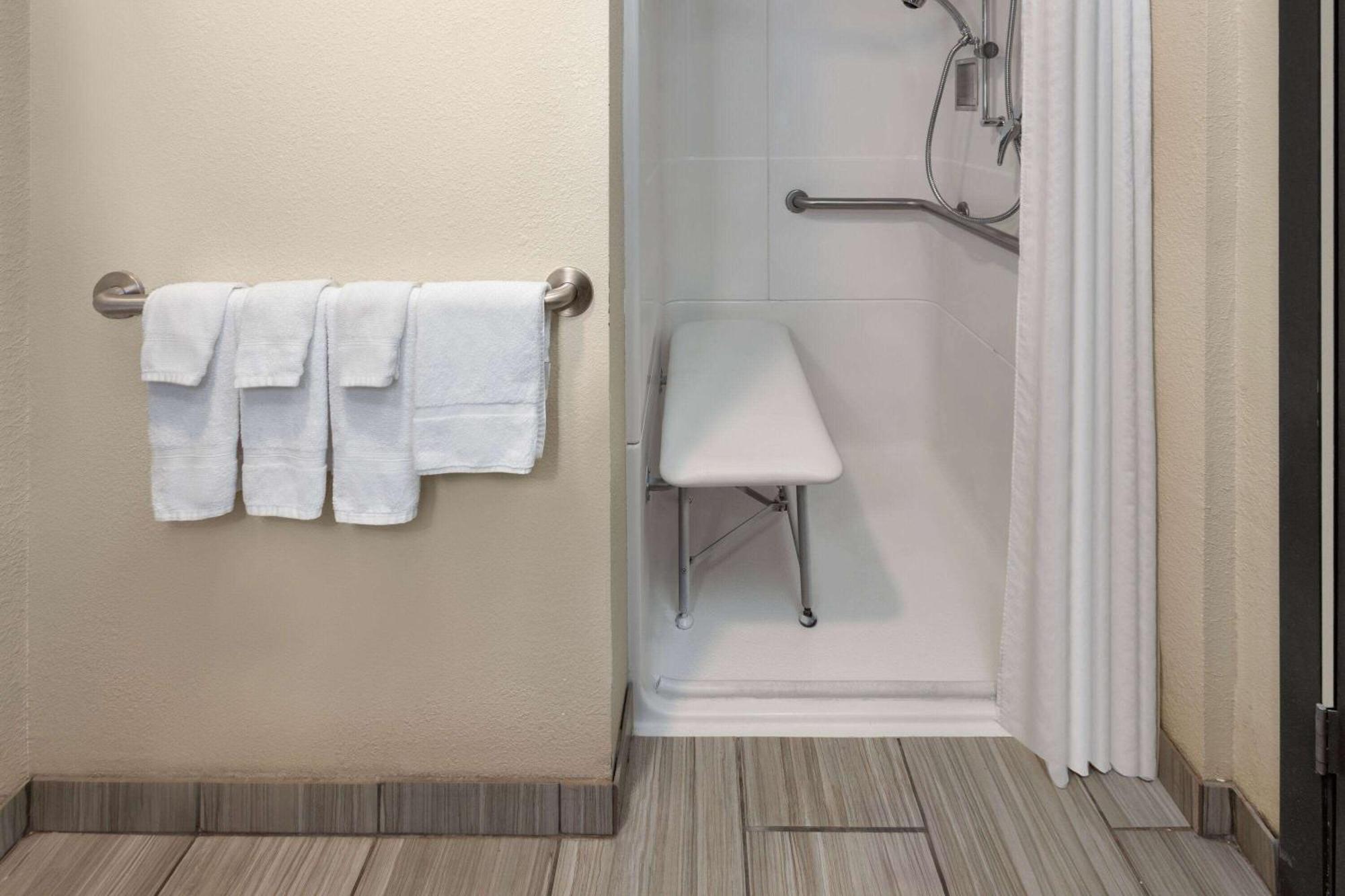 Super 8 By Wyndham Copley Akron מראה חיצוני תמונה